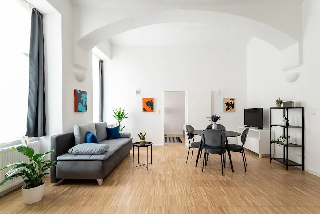 Spacious 2Br Near Attractions By Hm Vienna Apartment