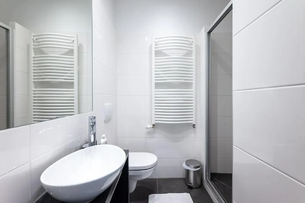 Spacious 2Br Near Attractions By Hm Vienna Apartment