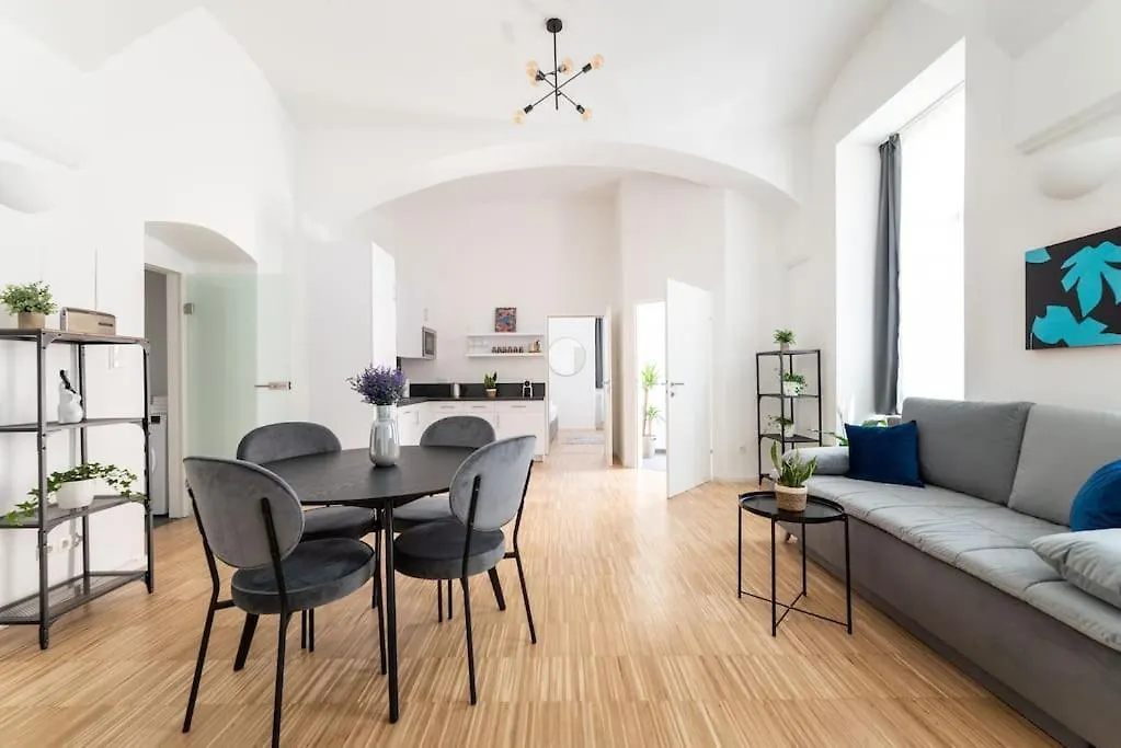 Apartment Spacious 2Br Near Attractions By Hm Vienna