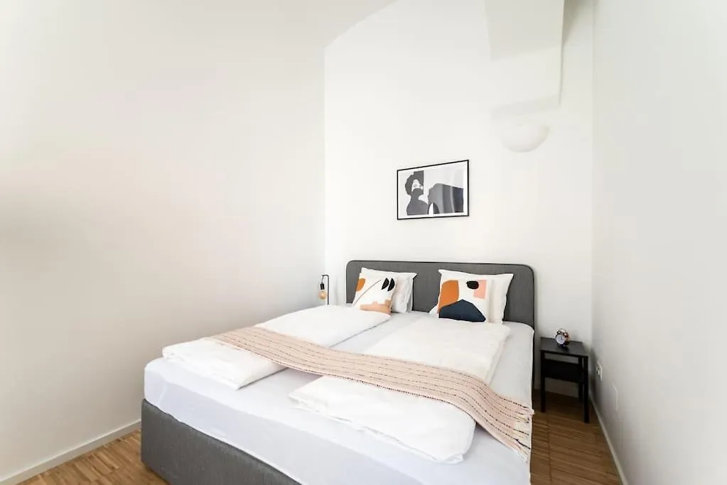 Spacious 2Br Near Attractions By Hm Vienna Apartment
