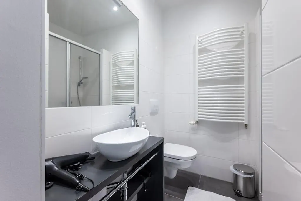 Spacious 2Br Near Attractions By Hm Vienna 0*,