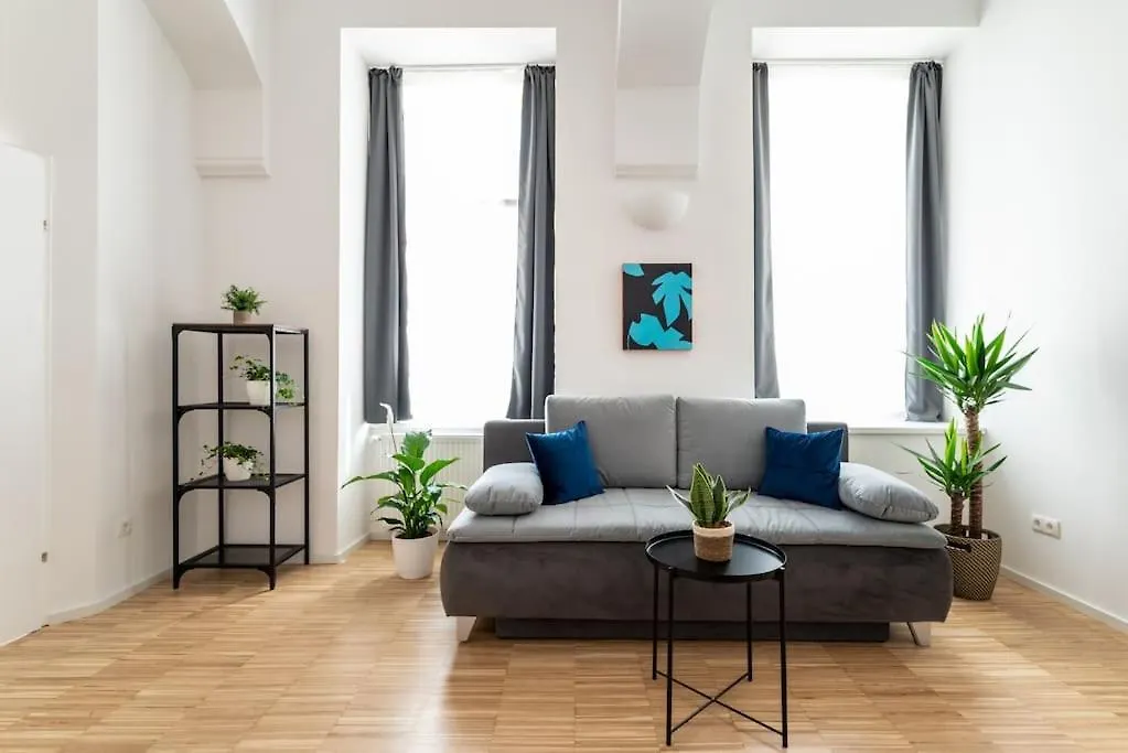 Spacious 2Br Near Attractions By Hm Vienna Apartment